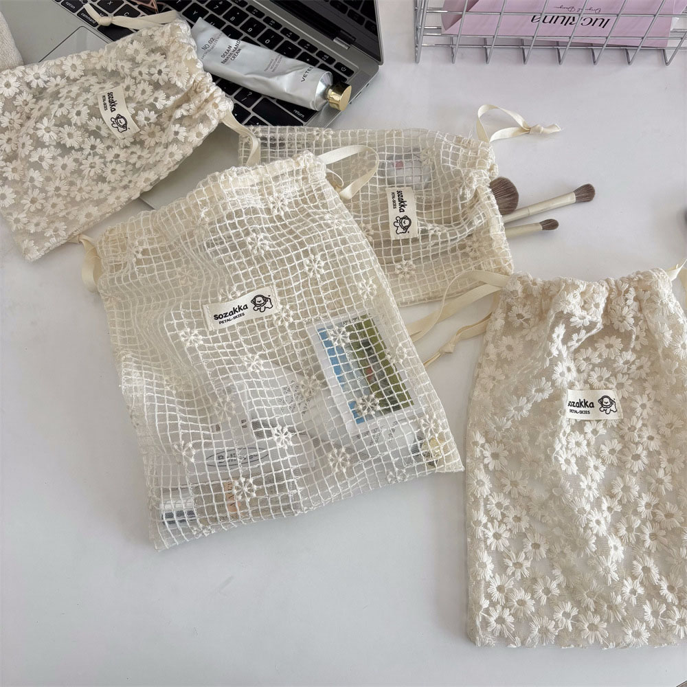 Kant geborduurde Daisy Mesh ma - Travel Accessories Holder recensie en prijs